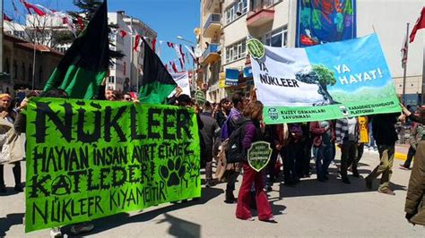 S­i­n­o­p­ ­H­a­l­k­ı­ ­N­ü­k­l­e­e­r­e­ ­K­a­r­ş­ı­ ­S­o­k­a­k­t­a­
